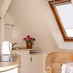 Oliwa Park 公寓式酒店 3*