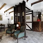 Hotel apartamentowy Stara Karczma 3*