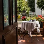 Hotel apartamentowy Stara Karczma 3*