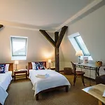 Hotel apartamentowy Stara Karczma 3*
